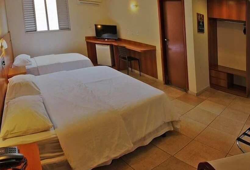 חדר דלוקס, Bernal