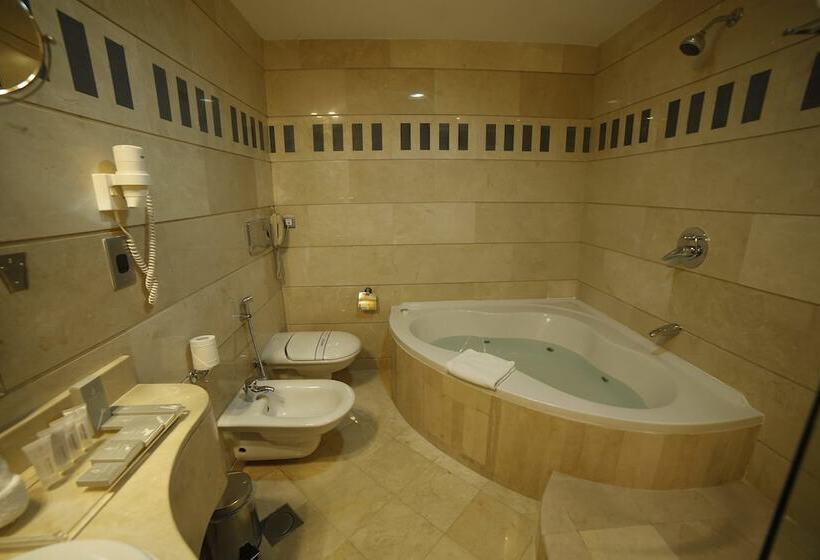 سوئیت 2 خوابه, City Seasons Hotel & Suites Muscat