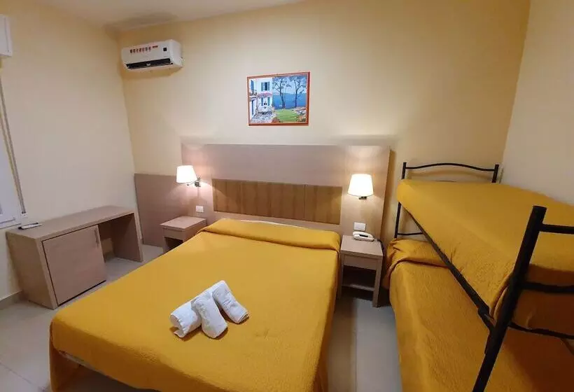 اتاق استاندارد سه نفره, Cuba Rimini