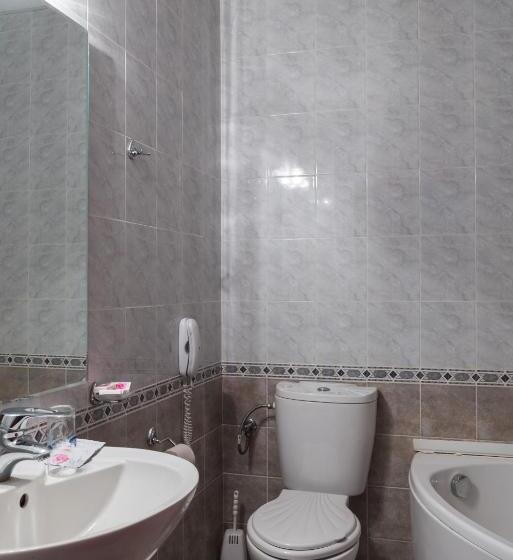 شقة غرفتين, Elina