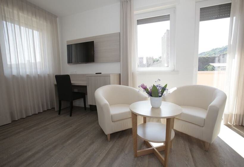 スーペリアールーム, Europa