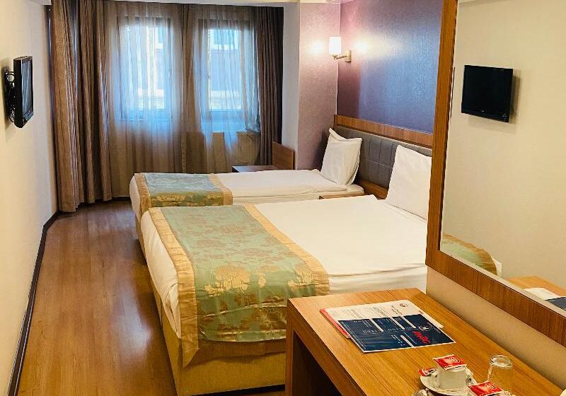 标准三人间, Grand Anzac