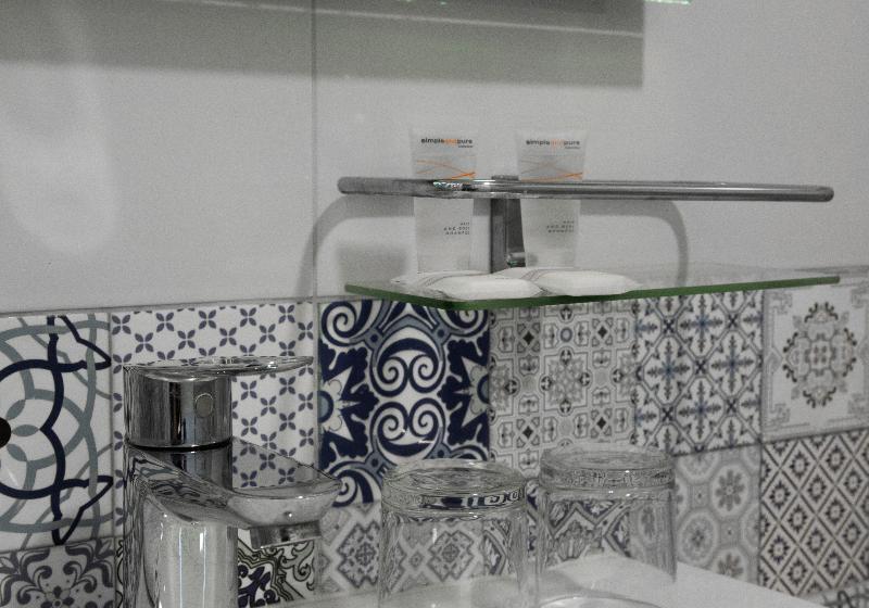 标准三人间, Grand Anzac