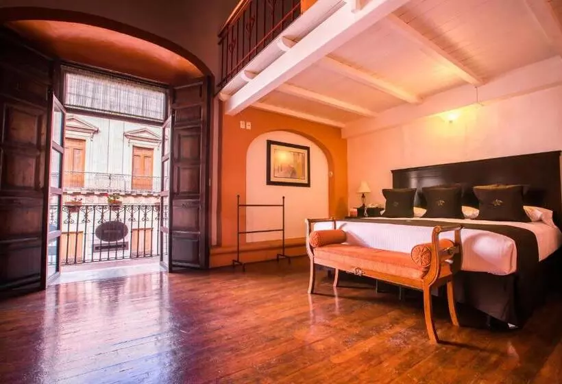 سوییت دوبلکس, La Casona De Don Lucas