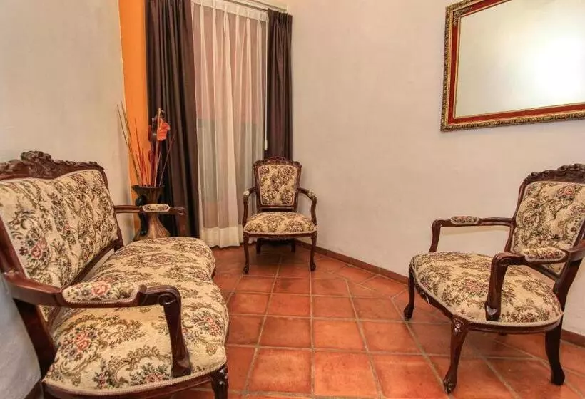 سوییت سوپریور, La Casona De Don Lucas