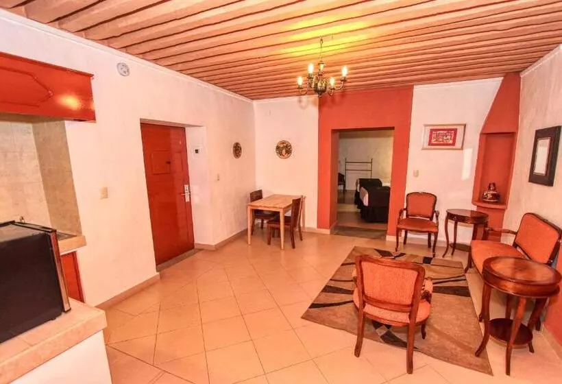 سوییت سوپریور, La Casona De Don Lucas