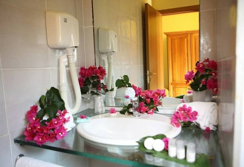 חדר סטנדרט, Marina Del Marchese Beach Resort