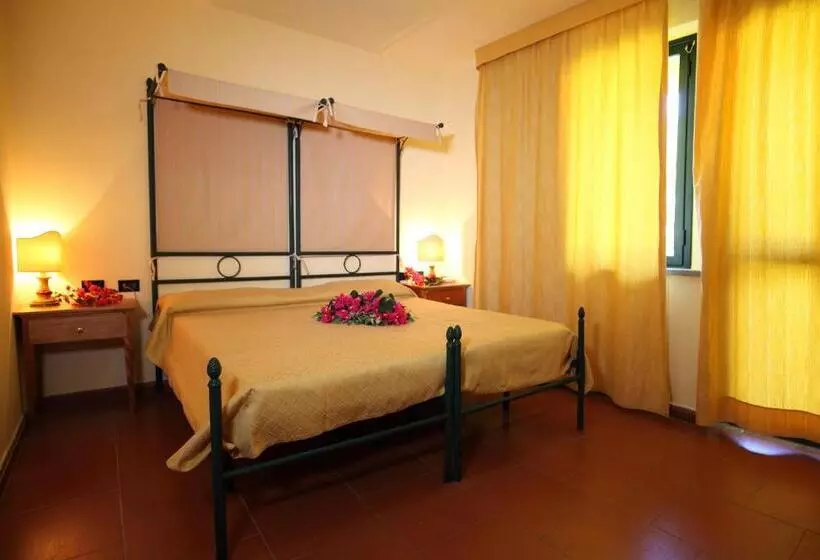 Perhehuone, Marina Del Marchese Beach Resort