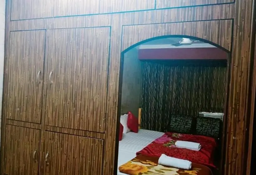 اتاق استاندارد سه نفره, Marwari Niwas