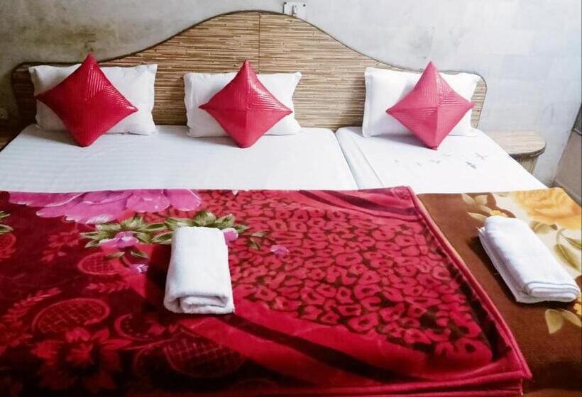 חדר סטנדרט לשלושה, Marwari Niwas