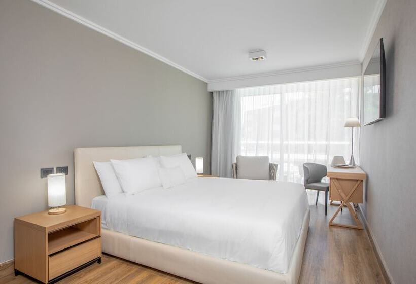 غرفة سوبيريور, Solerios