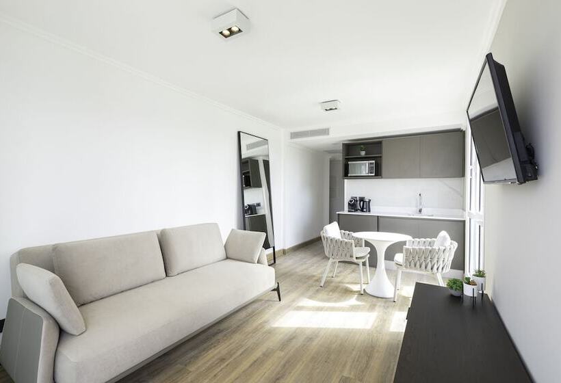 جناح عائلي, Solerios