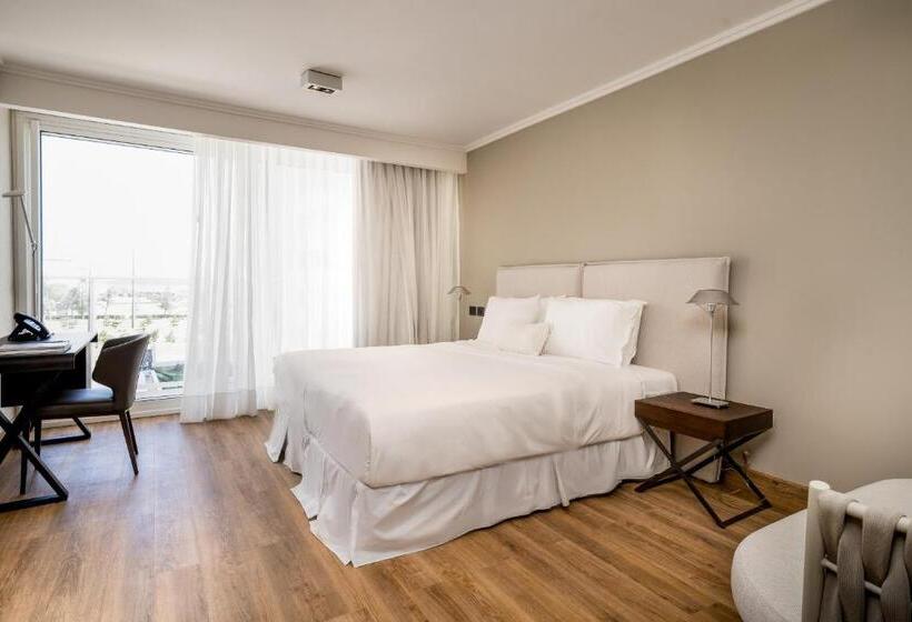 غرفة ديلوكس, Solerios