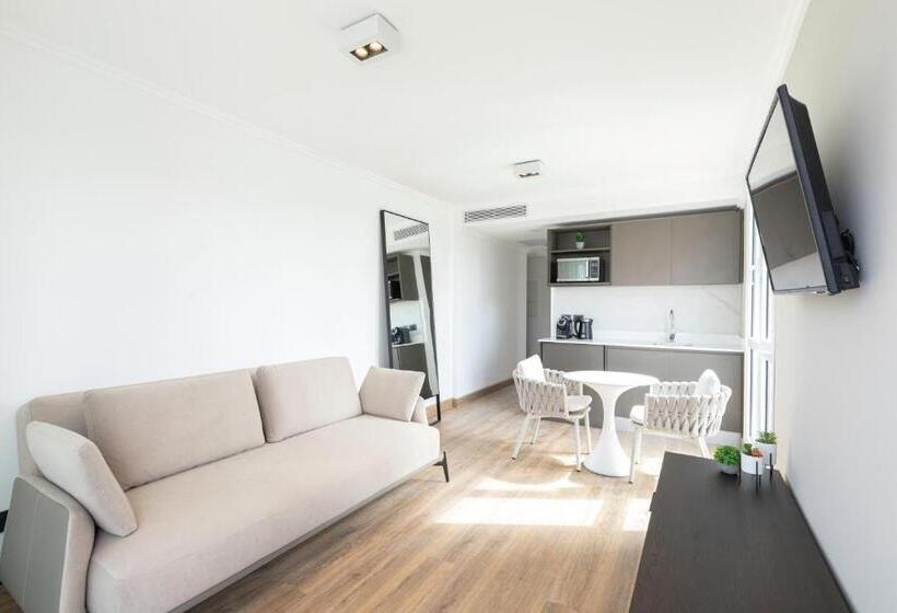 جناح عائلي, Solerios