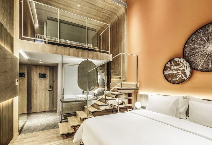 חדר משפחתי, The Botanica Sanctuary