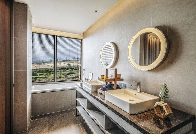 סוויטה, The Botanica Sanctuary