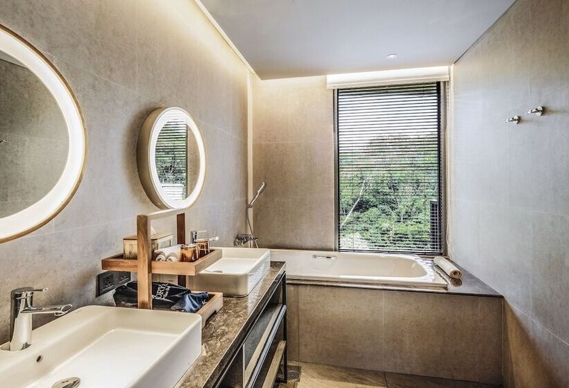 חדר פרמיום, The Botanica Sanctuary