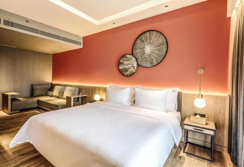 סוויטה, The Botanica Sanctuary