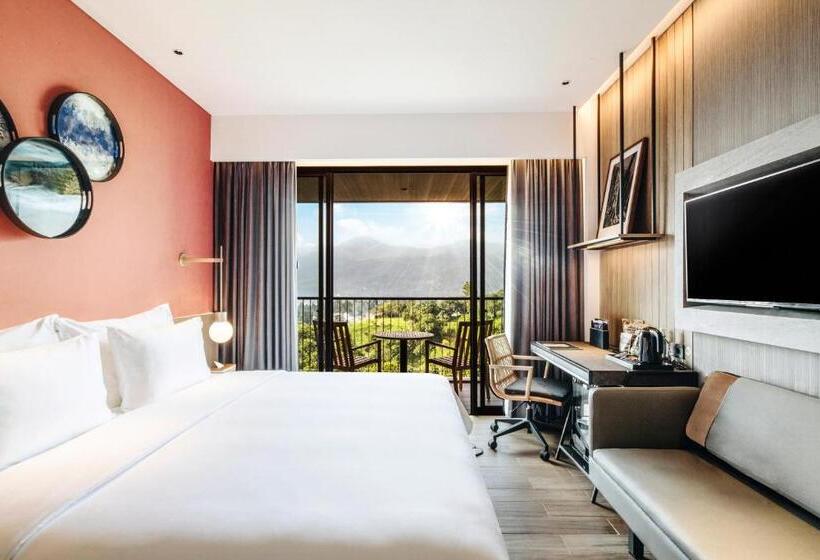 חדר דחוקס עם מיטת קינג, The Botanica Sanctuary