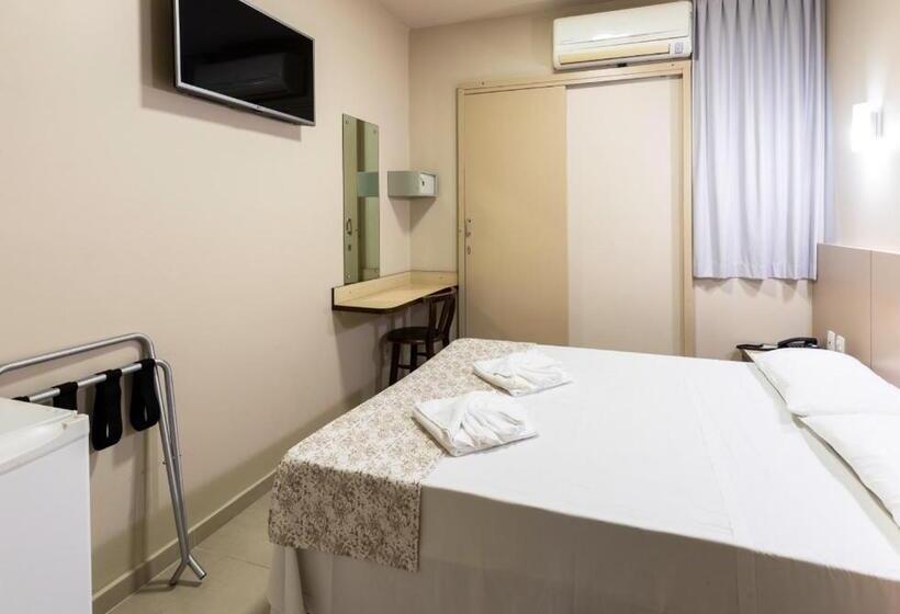 اتاق استاندارد یک نفره, Pitol