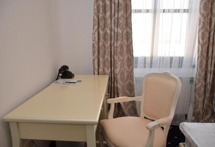 غرفة قياسية, Chateau Royal