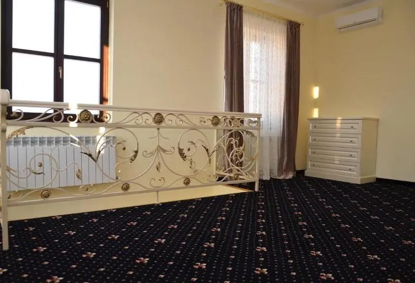 ドゥプレックスルーム, Chateau Royal