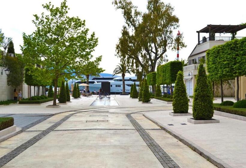 اتاق لوکس, Tivat Apartments