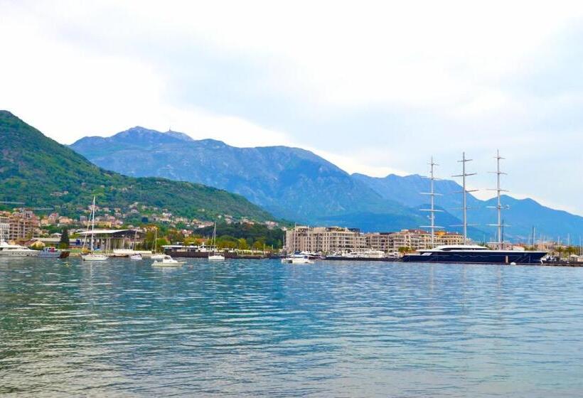 سوییت, Tivat Apartments