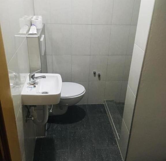 اتاق استاندارد چهار تخته, Omladinski Hotel Rostovo