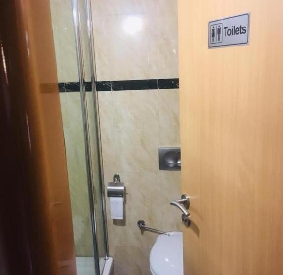 اتاق ساده سه‌ نفره, Omladinski Hotel Rostovo