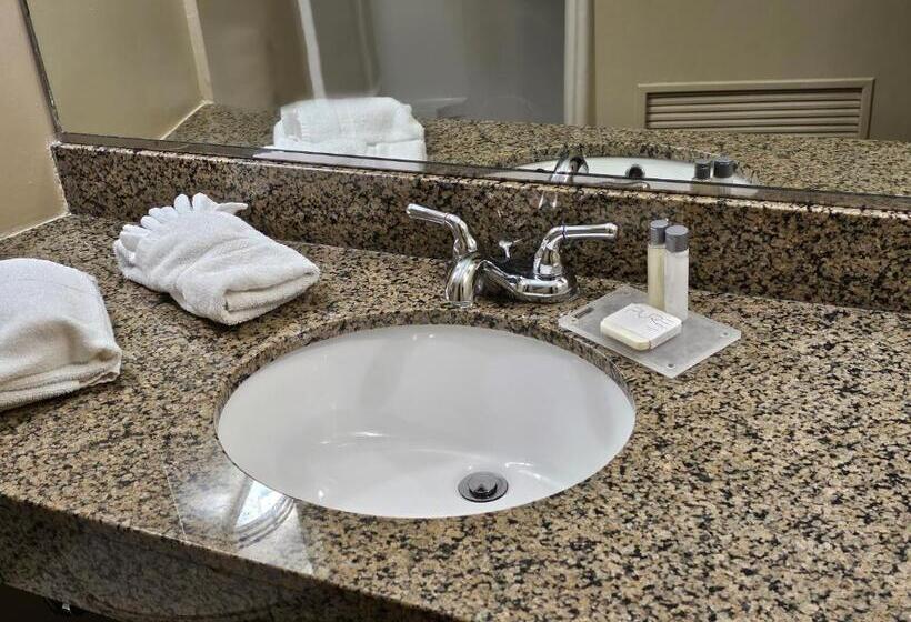 标准间, The Landmark