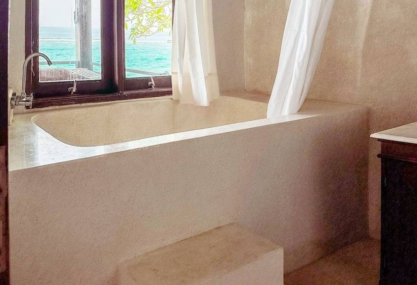 חדר פרמיום נוף לים, The Village Of Angels