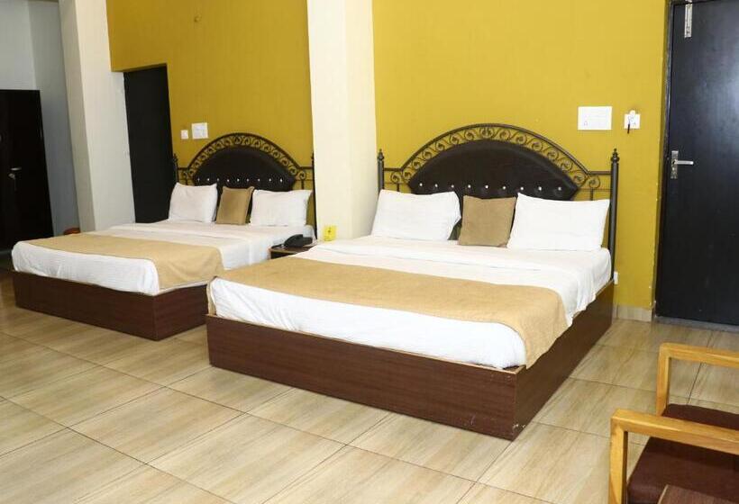 Chambre Familiale Deluxe, Trihari