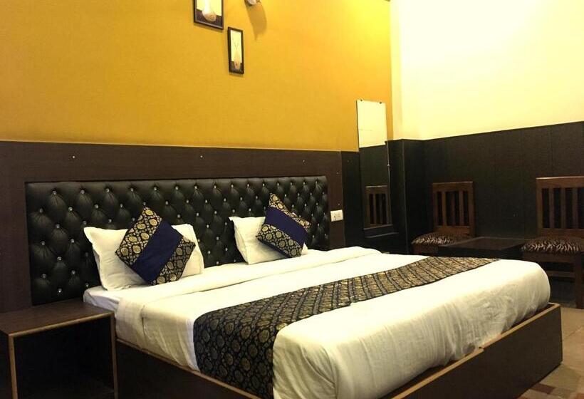 Chambre Deluxe, Trihari