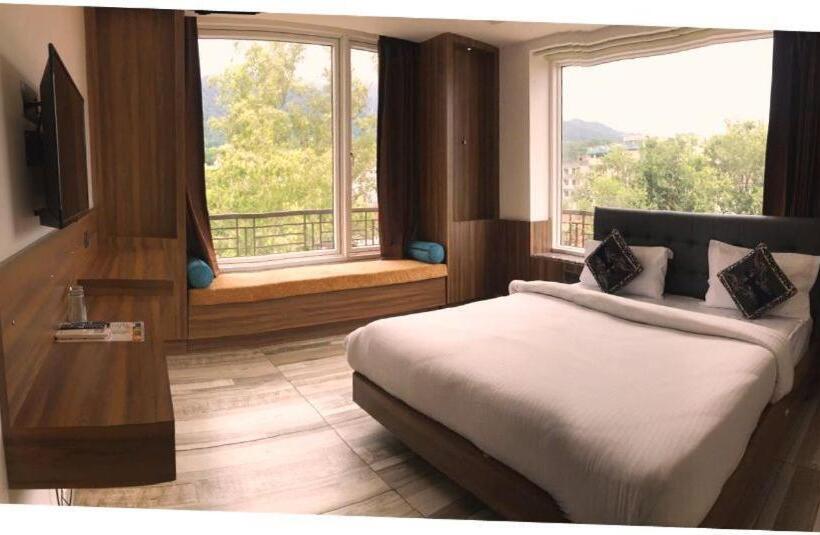 Chambre Standard, Trihari