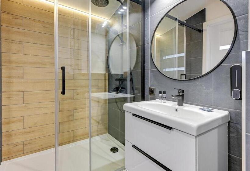 اتاق خانوادگی, Przystanek Sopot Plaża