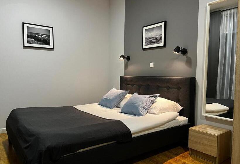 اتاق عادی, Przystanek Sopot Plaża