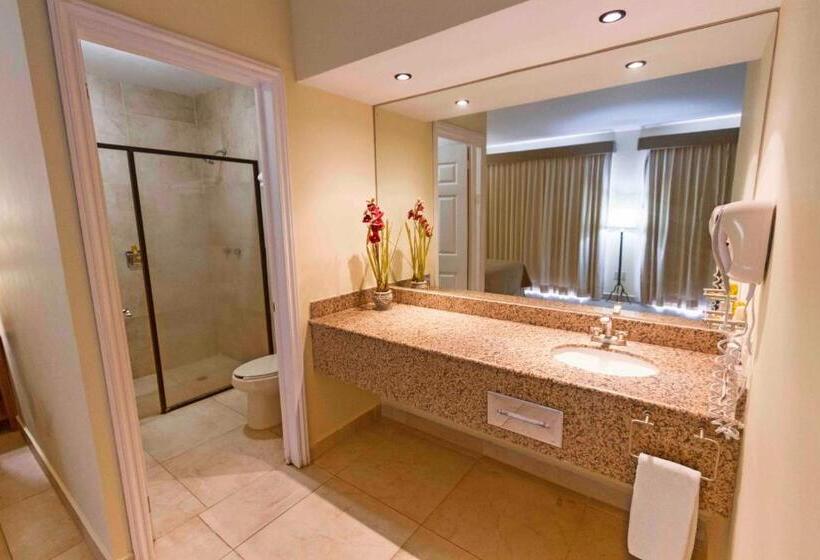 جناح عائلي, Arenas Del Mar Resort