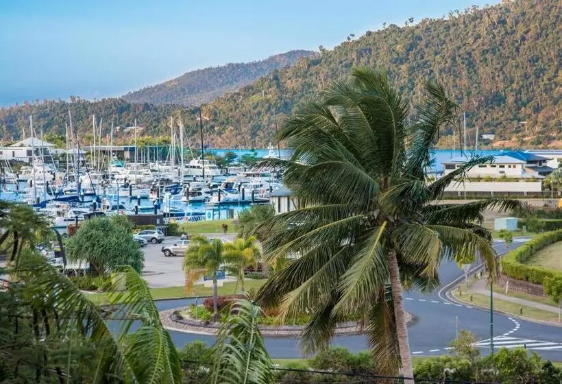 , At Waterfront Whitsunday Retreat Adults Only