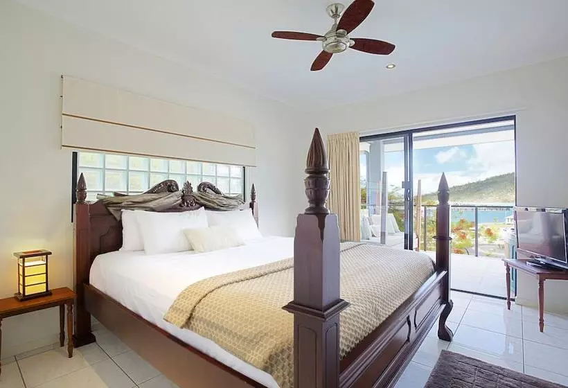 1 Bedroom Penthouse Apartment, At Waterfront Whitsunday Retreat Adults Only