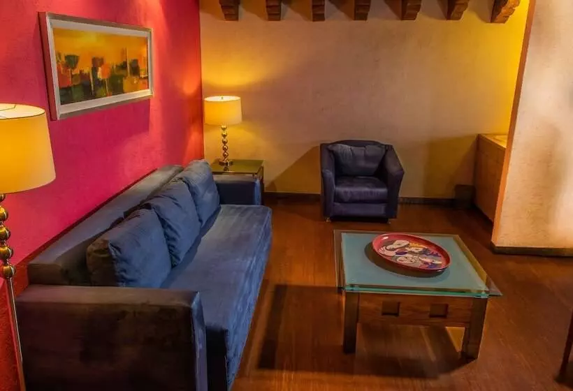 سوییت جونیور, Boutique Casona De La China Poblana