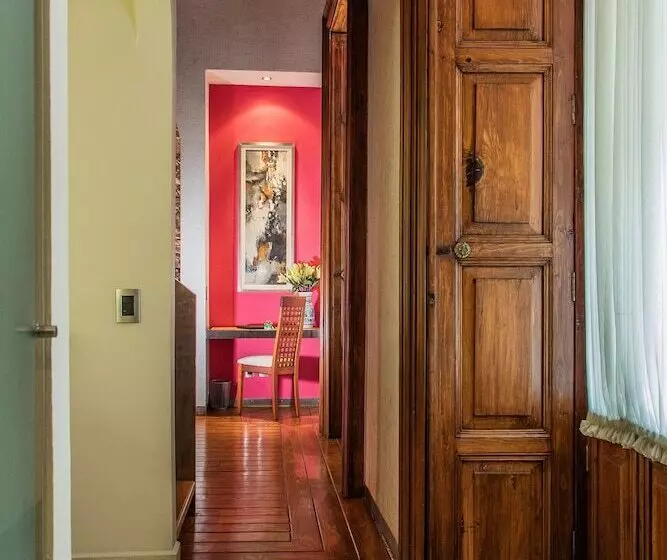 سوییت جونیور, Boutique Casona De La China Poblana