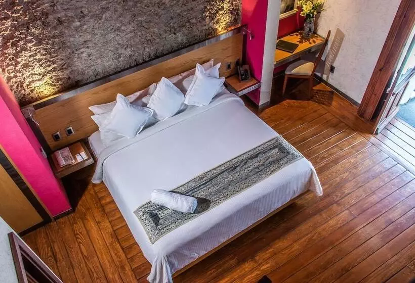 سوییت جونیور, Boutique Casona De La China Poblana