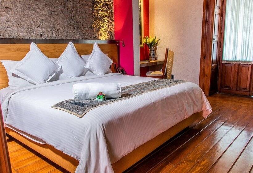 سوییت جونیور, Boutique Casona De La China Poblana