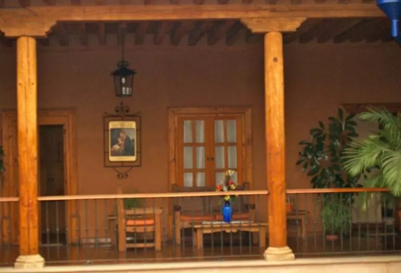 ファミリールーム, Casa Del Refugio