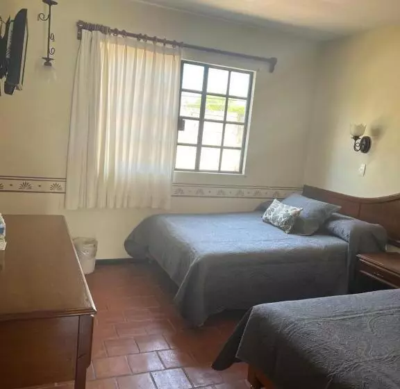 スタンダード４人部屋, Real De Huasca