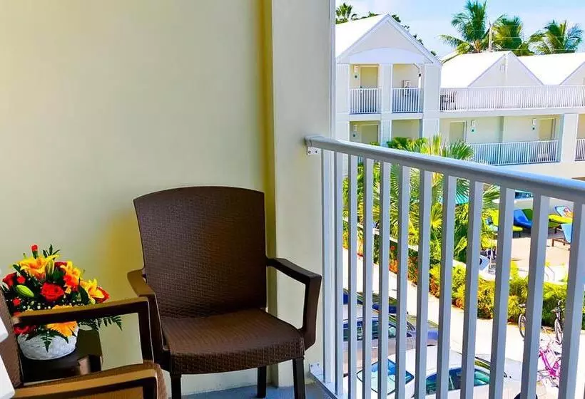 プールの見えるスーペリアルーム, Silver Palms Inn