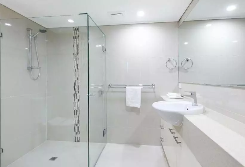 2 Bedroom Apartment with Views, The Breakers
