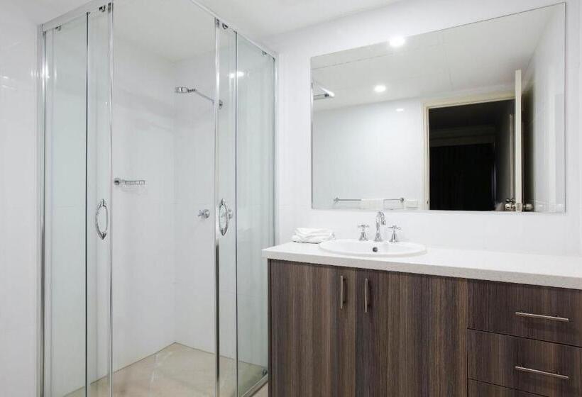 2 Bedroom Apartment with Views, The Breakers