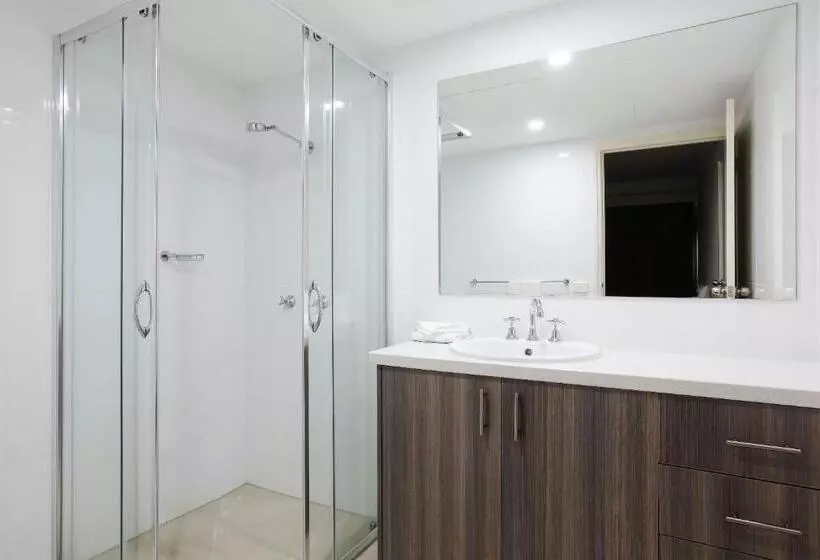2 Bedroom Apartment with Views, The Breakers